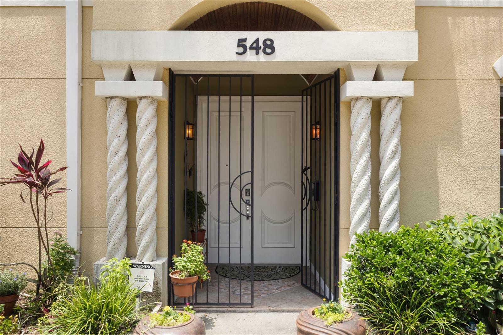 Property Photo: 548 S Hyer Avenue 1 FL 32801