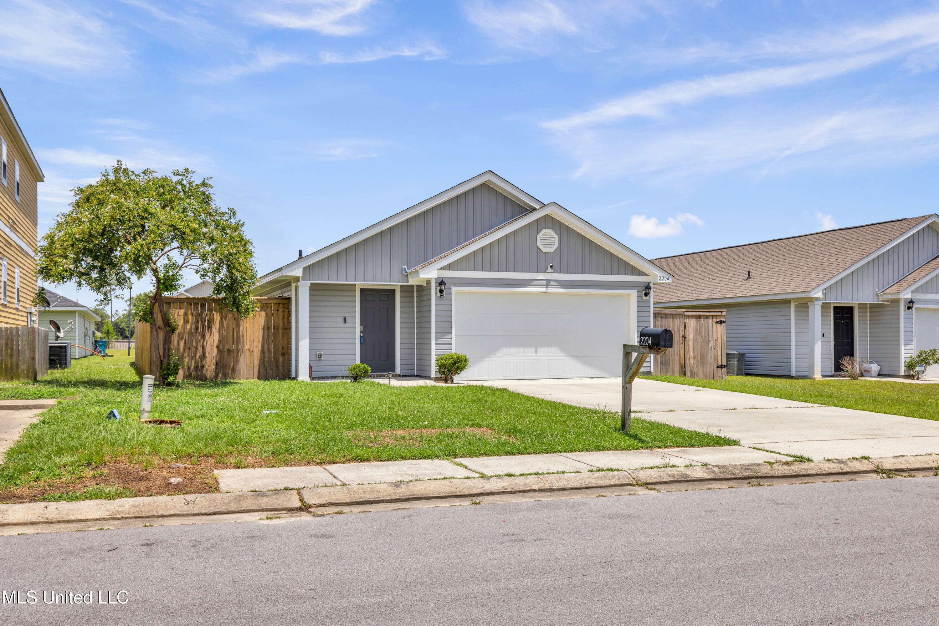 Property Photo: 2204 Magazine Street MS 39564