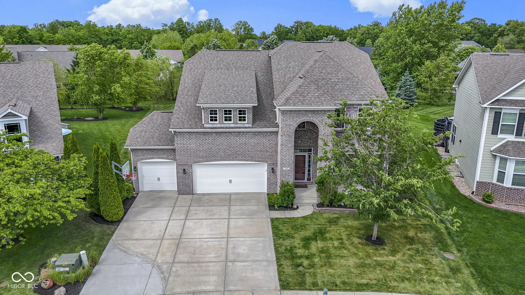 Property Photo: 543 Amersham Court IN 46123
