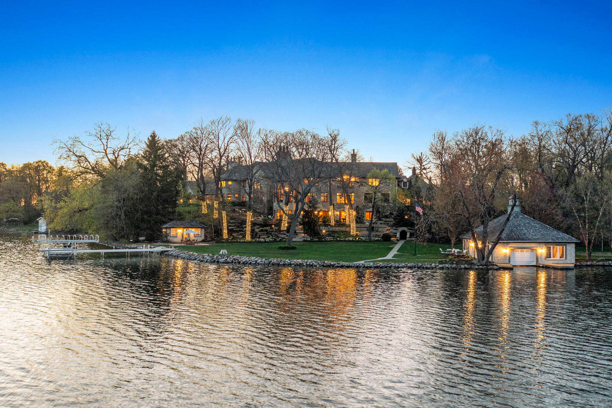 4513 N Hewitts Point Rd  Oconomowoc Lake WI 53066 photo
