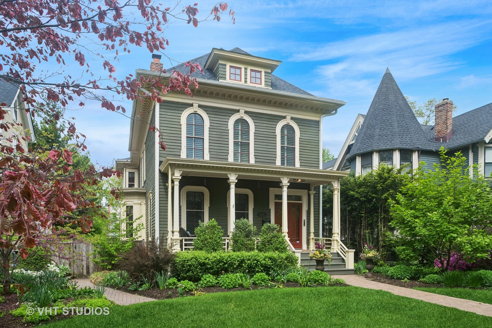 Property Photo: 1224 Hinman Avenue IL 60202