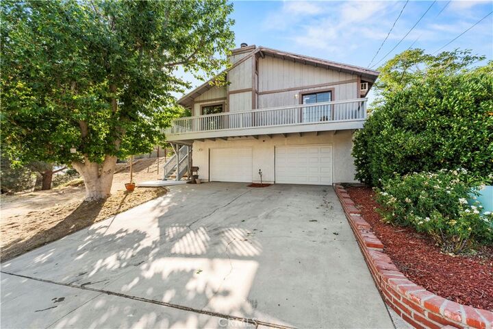 Property Photo: 43323 Lookabout Rd CA 93532