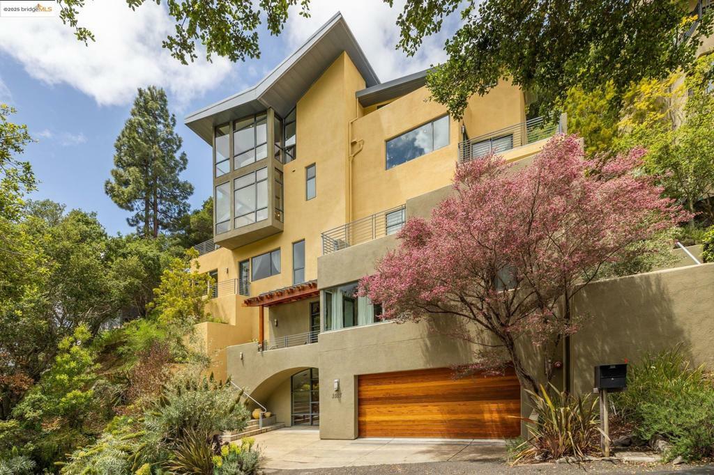 1015 Grand View Dr  Berkeley CA 94705 photo
