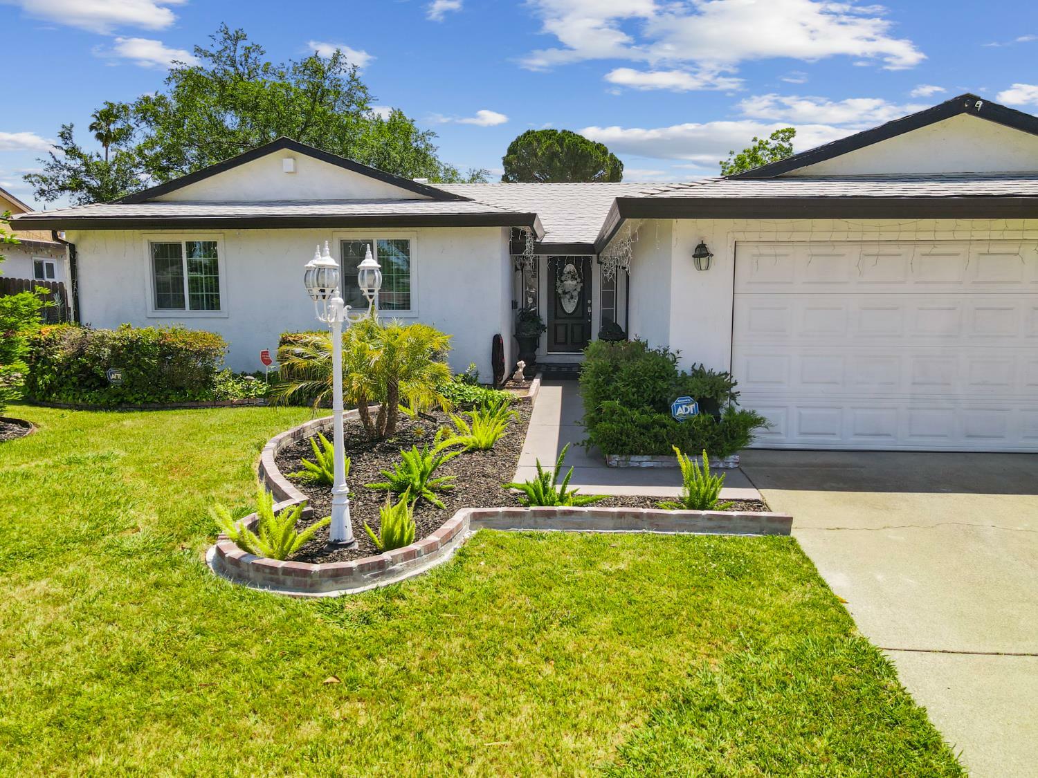 Property Photo: 2970 Trentwood Way CA 95822