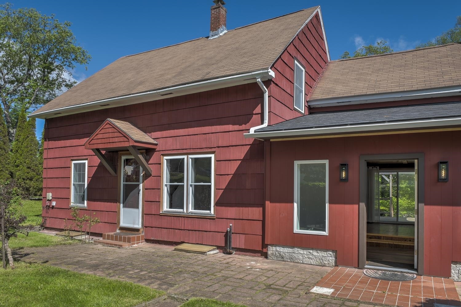 Property Photo:  433 Elm Street  NH 03431 