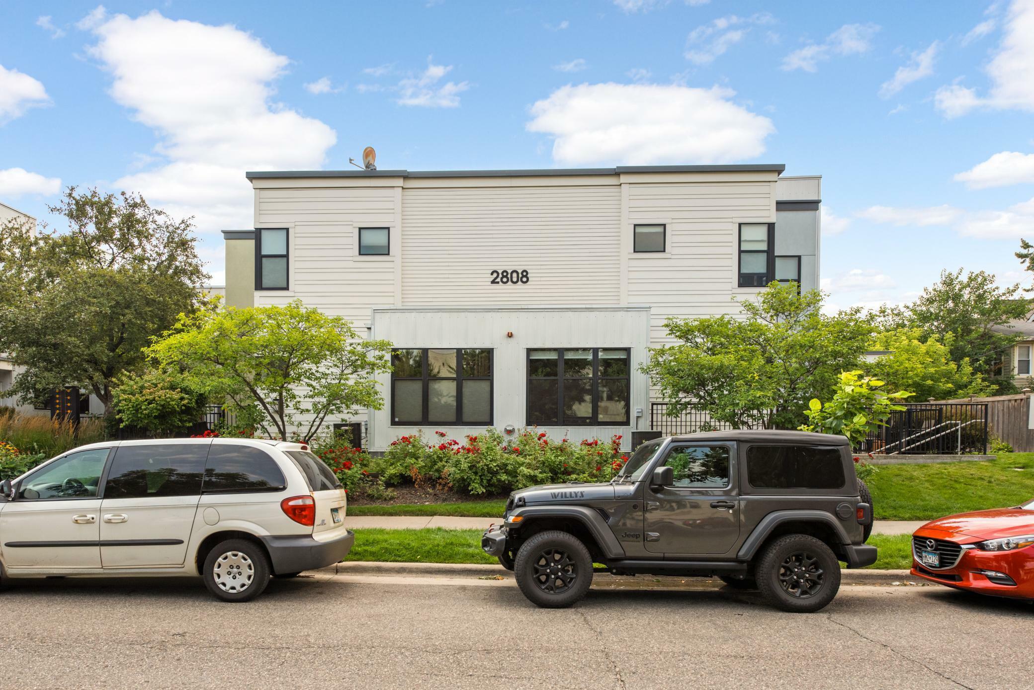 Property Photo: 2808 Aldrich Avenue S 108 MN 55408