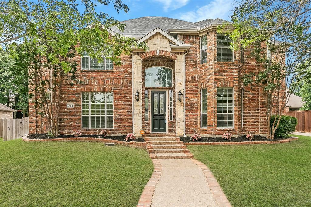 Property Photo: 5424 Yellow Birch Drive TX 76244