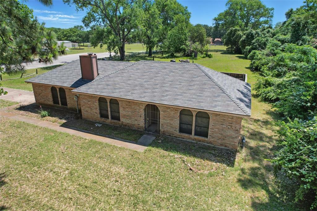 Property Photo: 2701 Mims Street TX 76112