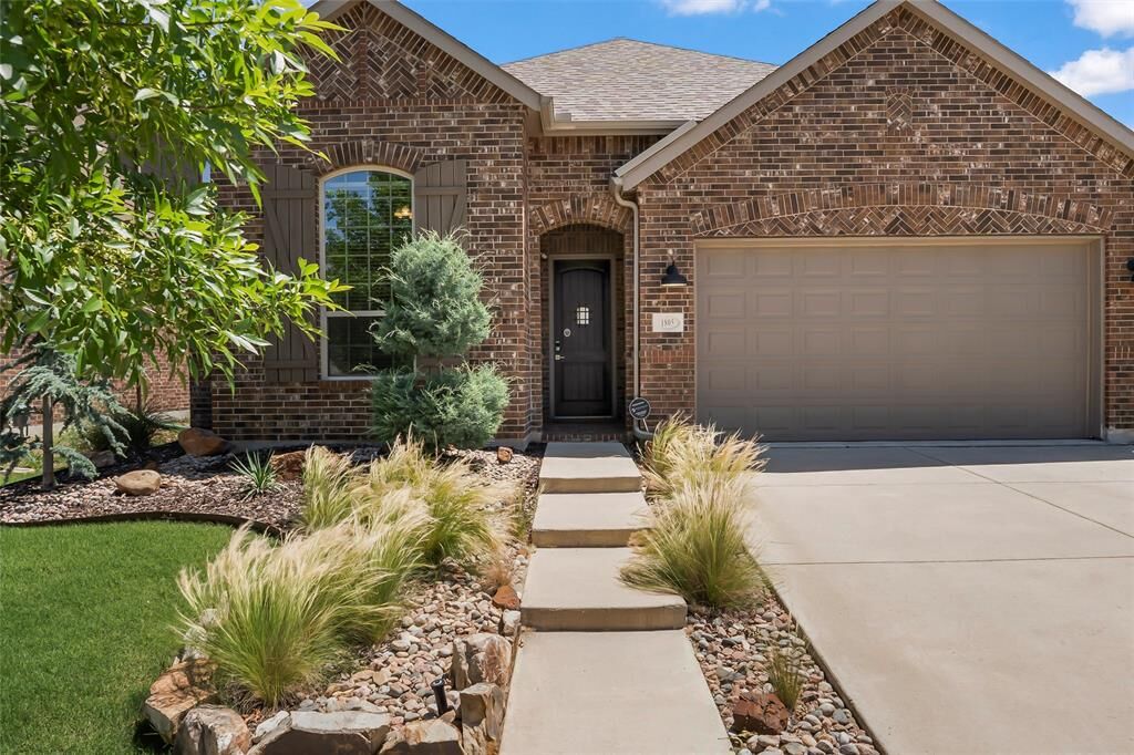 Property Photo:  1805 13th Street  TX 76226 