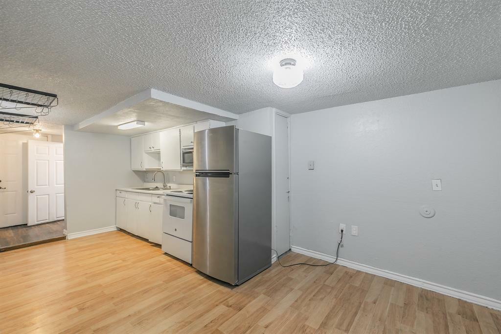Property Photo: 408 E Baylor Street TX 76086