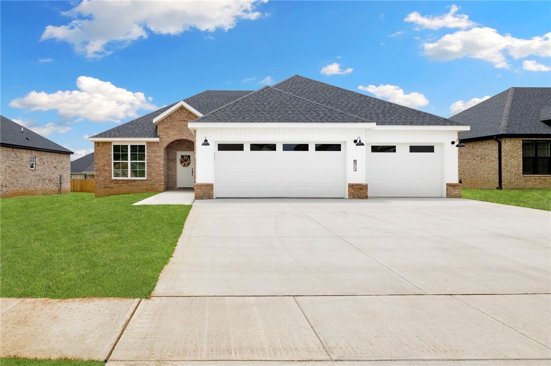 Property Photo: 871 E Buchanan Street AR 72753