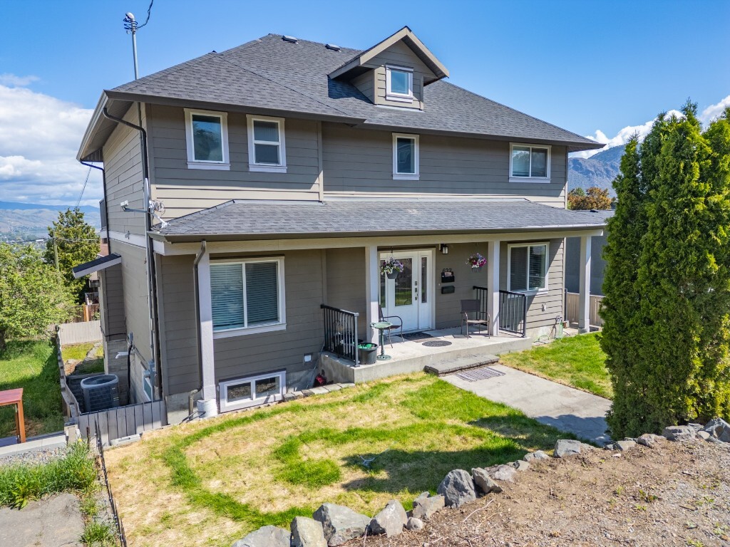 Property Photo: 622 Battle W Street BC V2C 1H5
