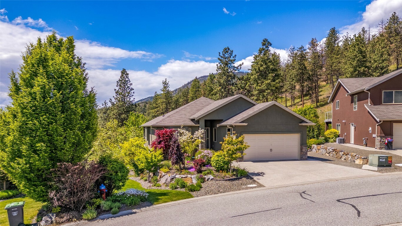 Property Photo: 2-2040 Rosealee Lane BC V1Z 4C5