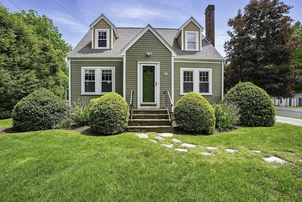 Property Photo:  247 South St  MA 02093 