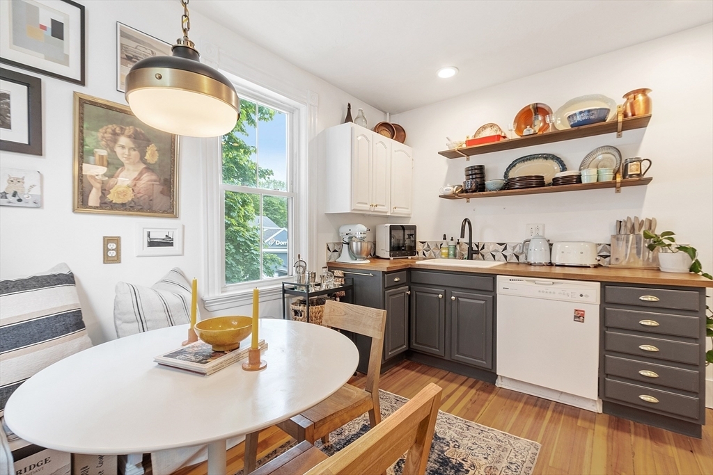 Property Photo: 401 Cabot St 4 MA 01915