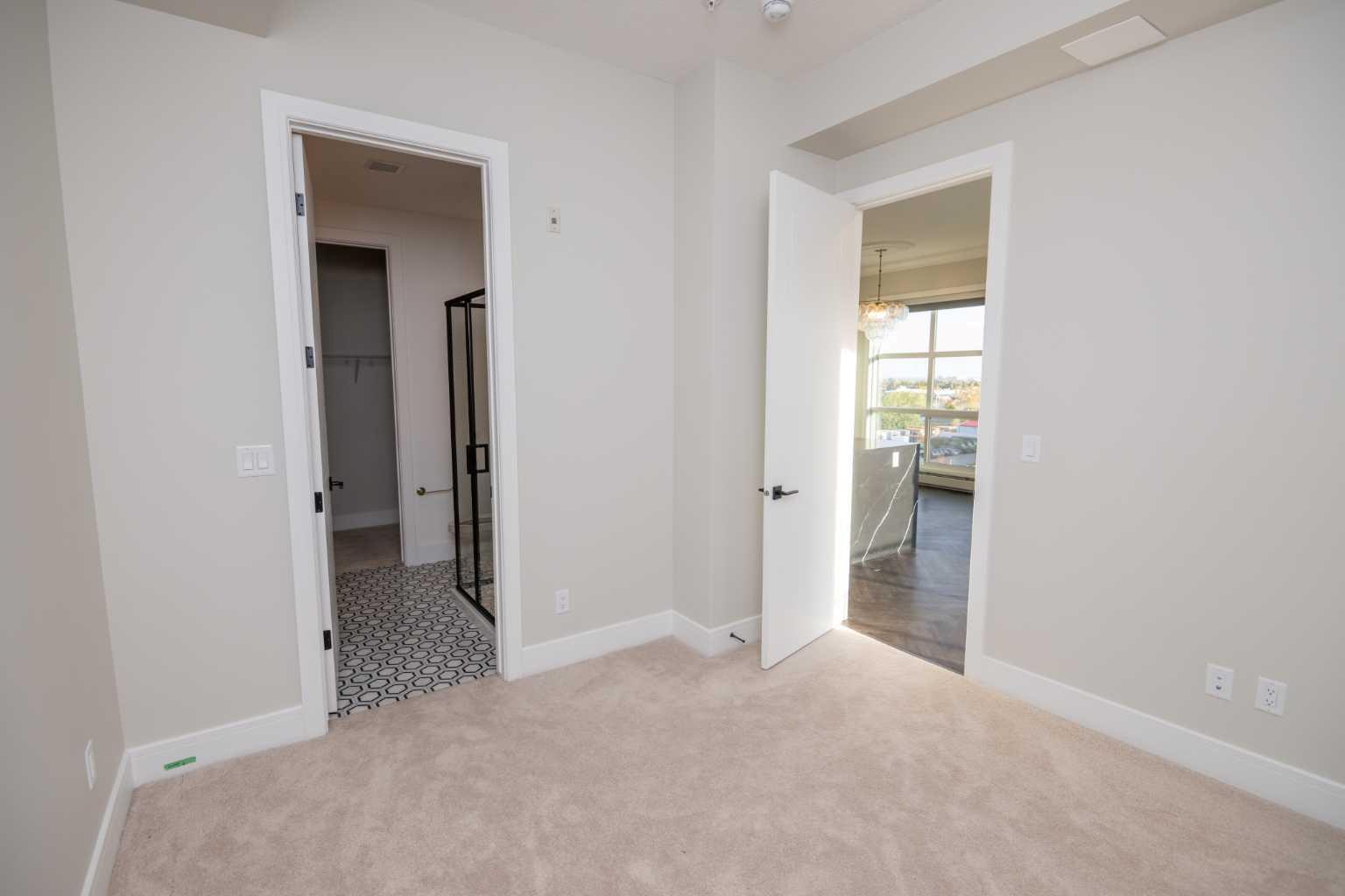 Property Photo: 330 Dieppe Drive SW 202 AB T3E 2L4