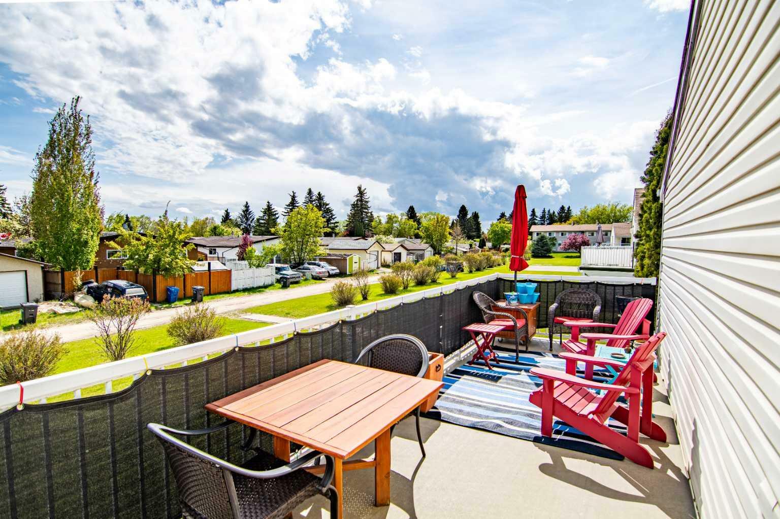 Property Photo: 7 Stanton Street 14 AB T4N 0B9