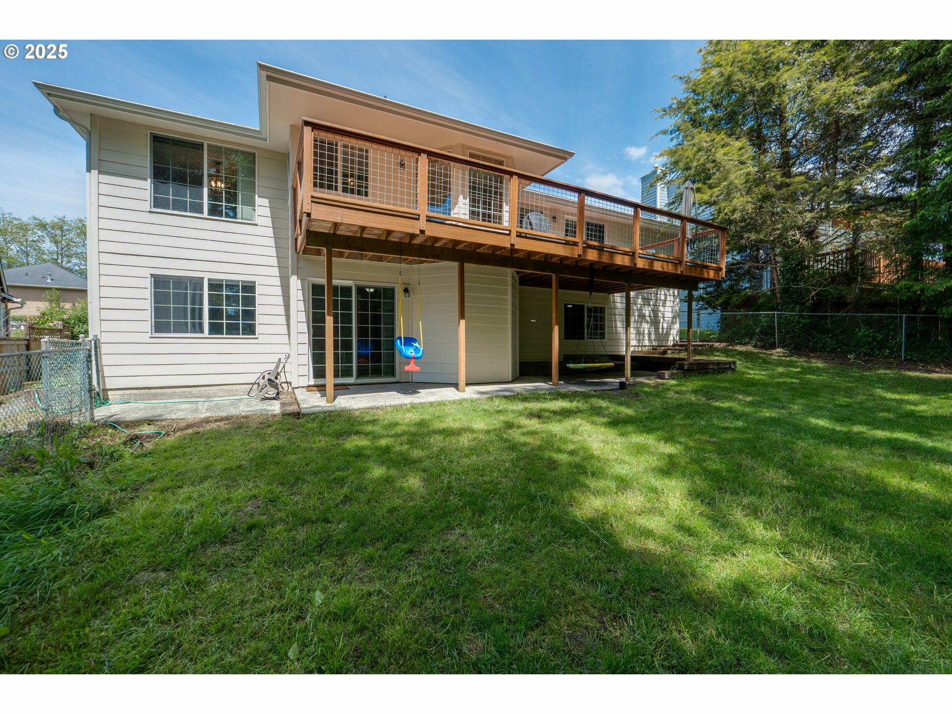 Property Photo: 1820 Huckleberry Dr OR 97138