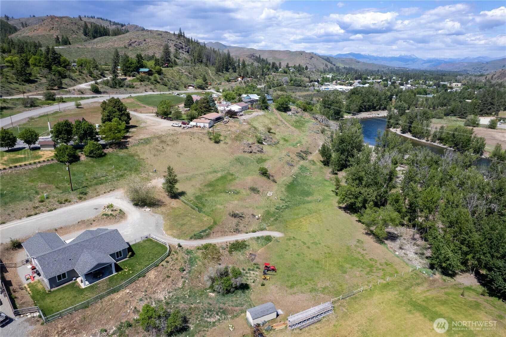 Property Photo: 3 Kingfisher Road WA 98856