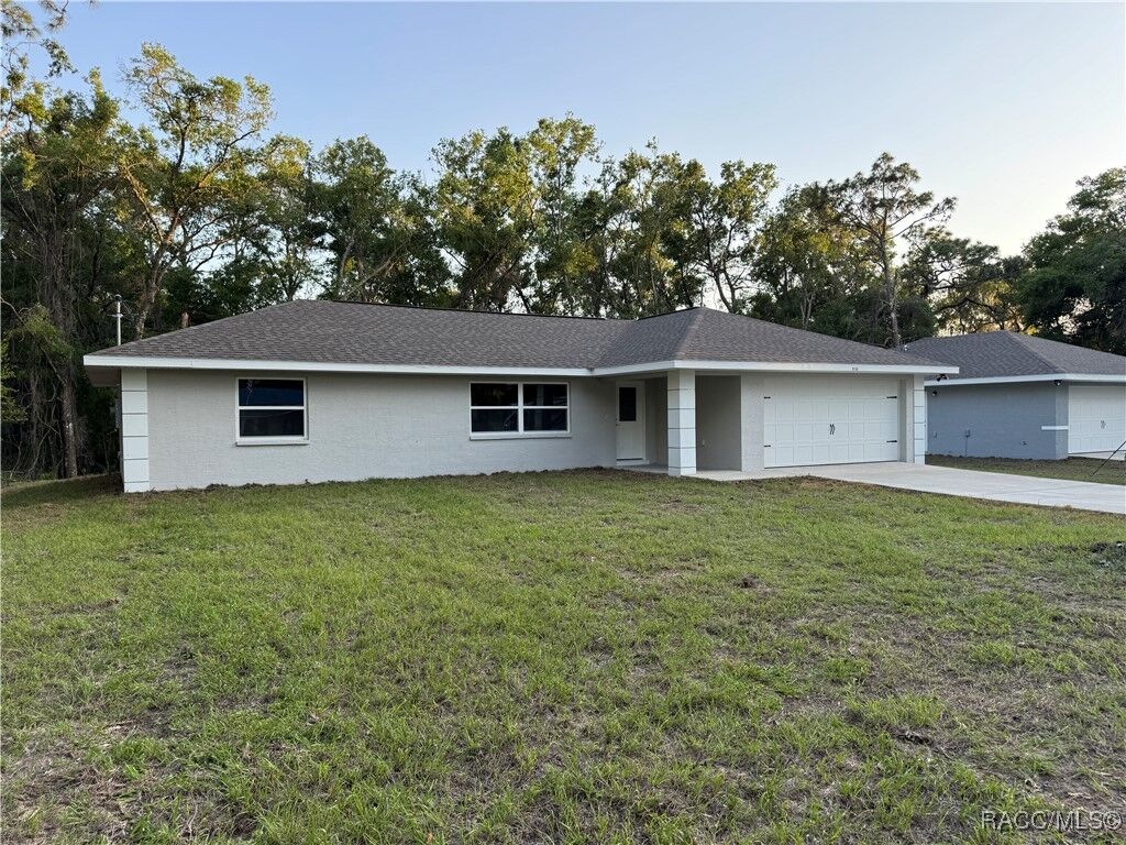 Property Photo: 6136 E Menlo Lane FL 34452