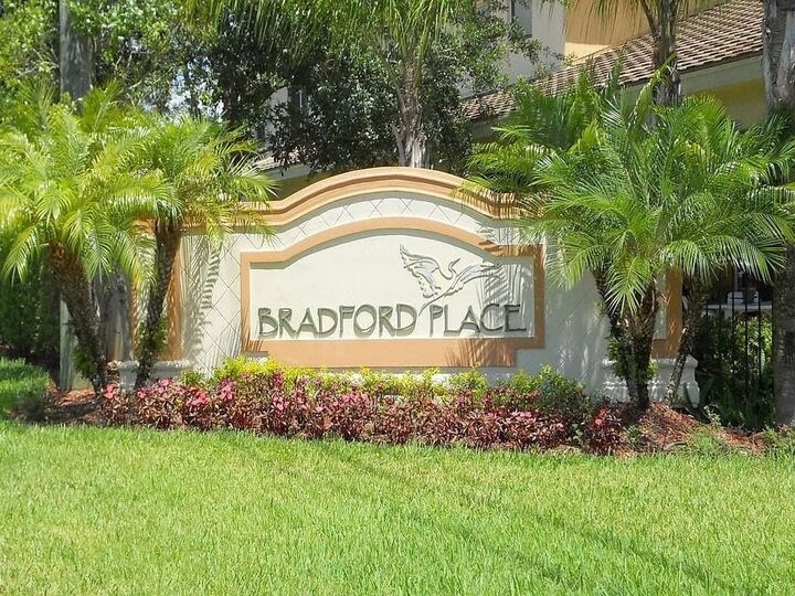 Property Photo: 826 Middleton Drive SW FL 32962