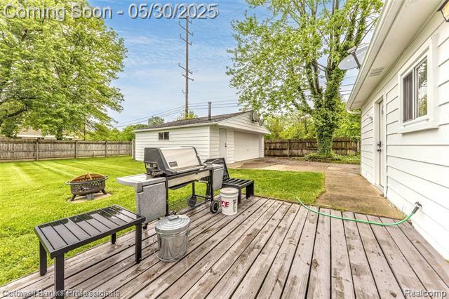 Property Photo: 204 Meadowlake Road MI 48188