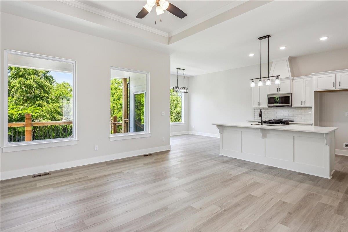 Property Photo: 2910 E Sunflower Dr KS 67037