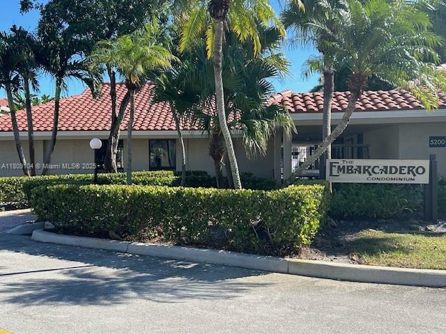 Property Photo: 5326 NE 6th Ave E23 FL 33334