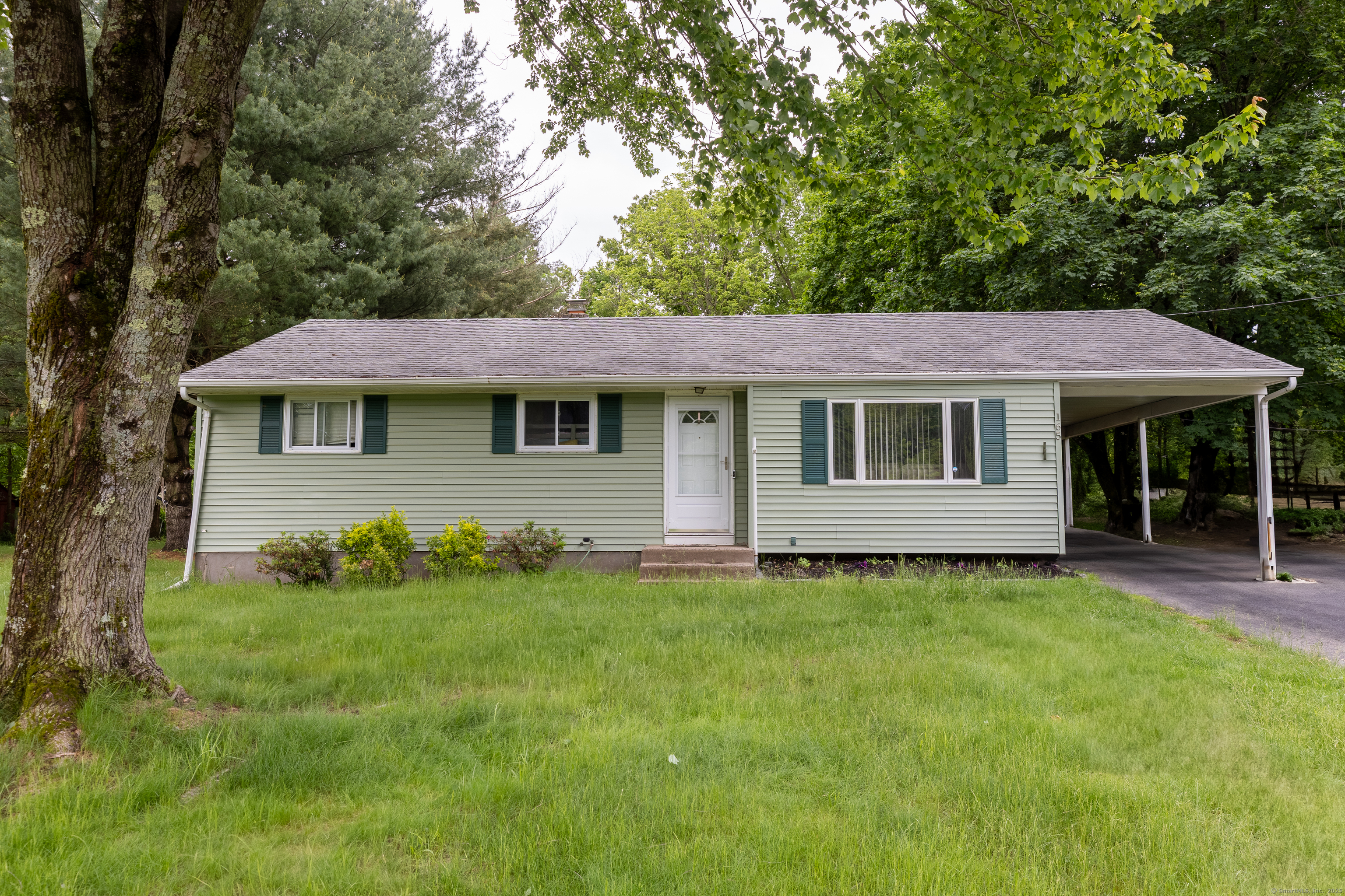 Property Photo: 165 Scantic Meadow Road CT 06074