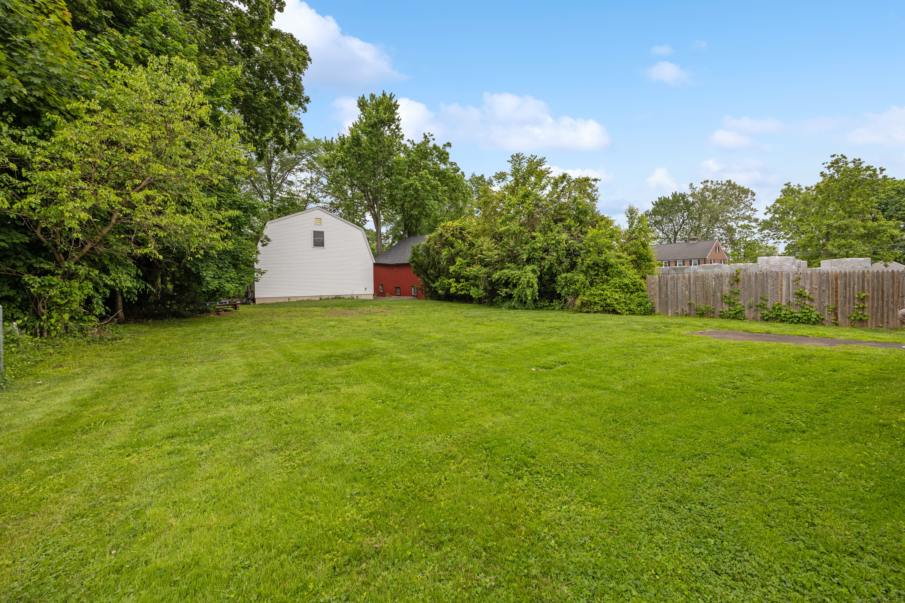 Property Photo: 124 Jordan Lane CT 06109