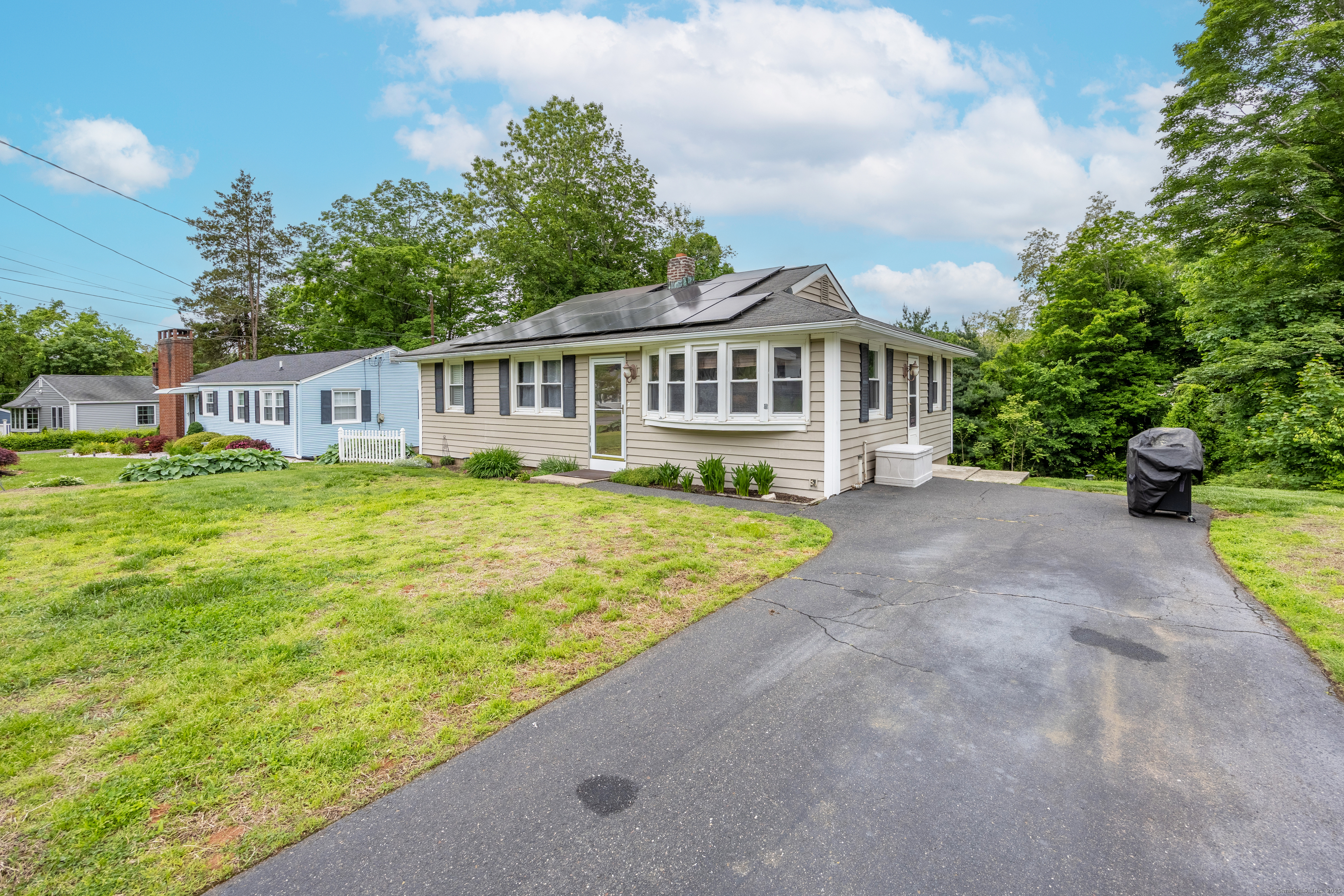 Property Photo:  21 Brooklane Road  CT 06479 