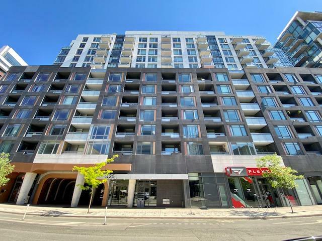 Property Photo: 525 Adelaide Street W 1519 ON M5V 3W8