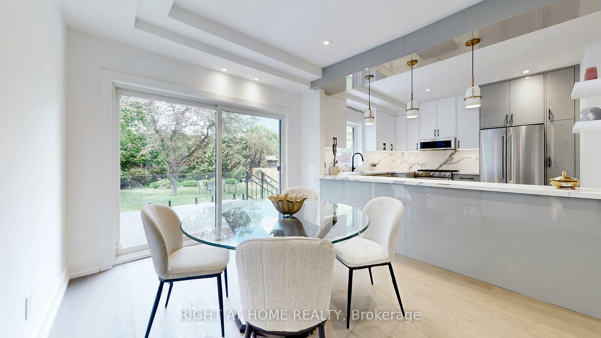 Property Photo: 136 Santa Barbara Road ON M2N 2C5