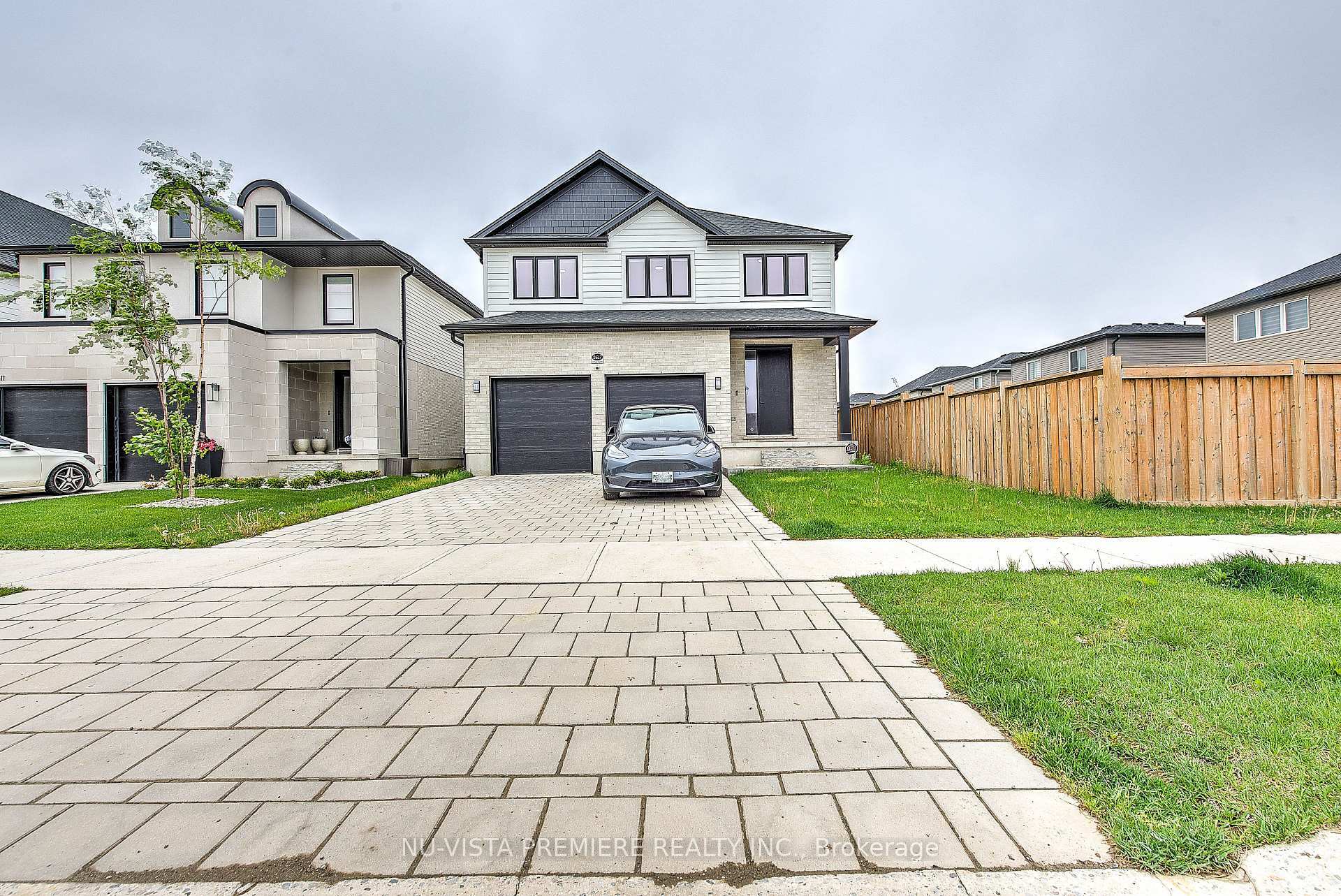 Property Photo: 2617 Buroak Drive ON N6G 3W1