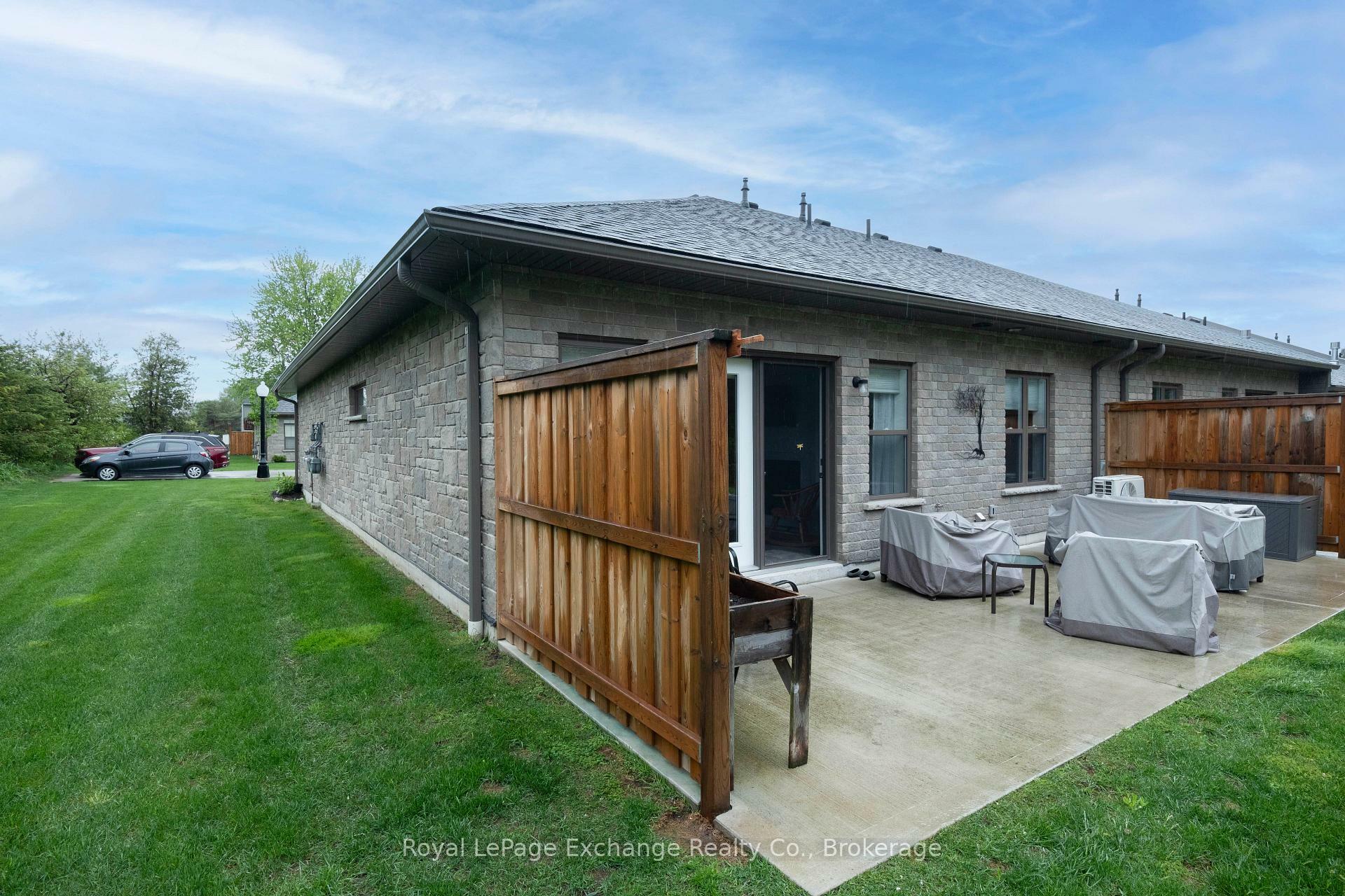 Property Photo: 775 Campbell Avenue 12 ON N2Z 1W1