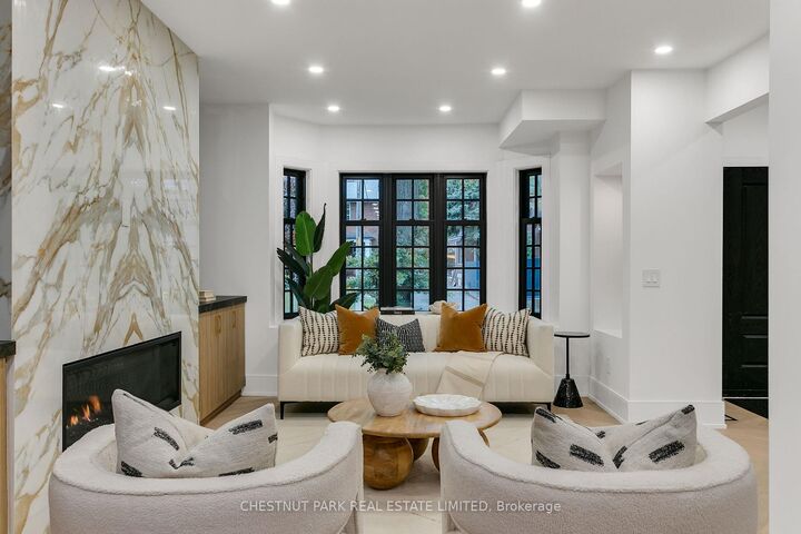Property Photo:  111 Roxborough Drive  ON M4W 1X5 