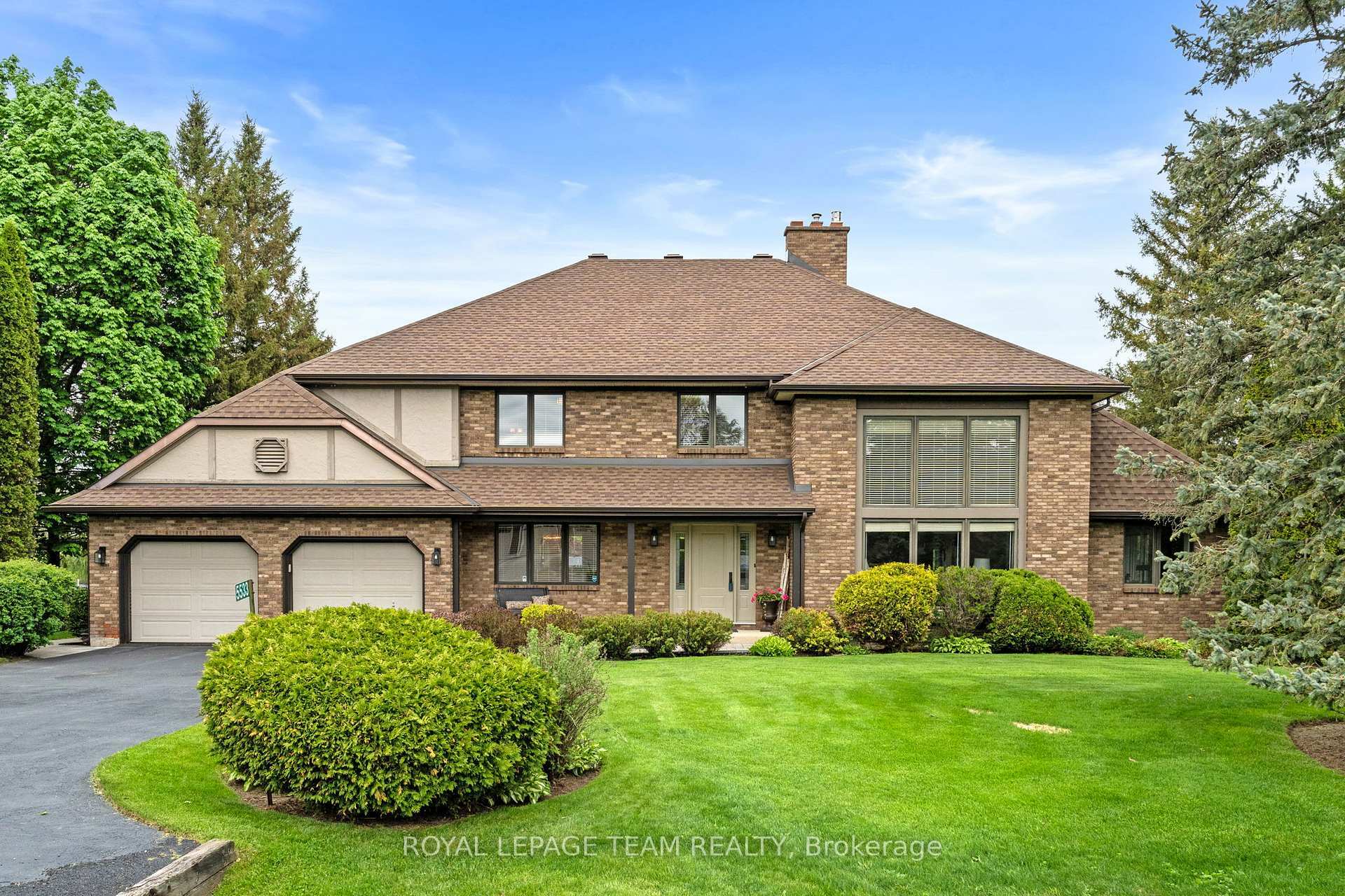 Property Photo: 5533 South Island Park Drive ON K4M 1J2