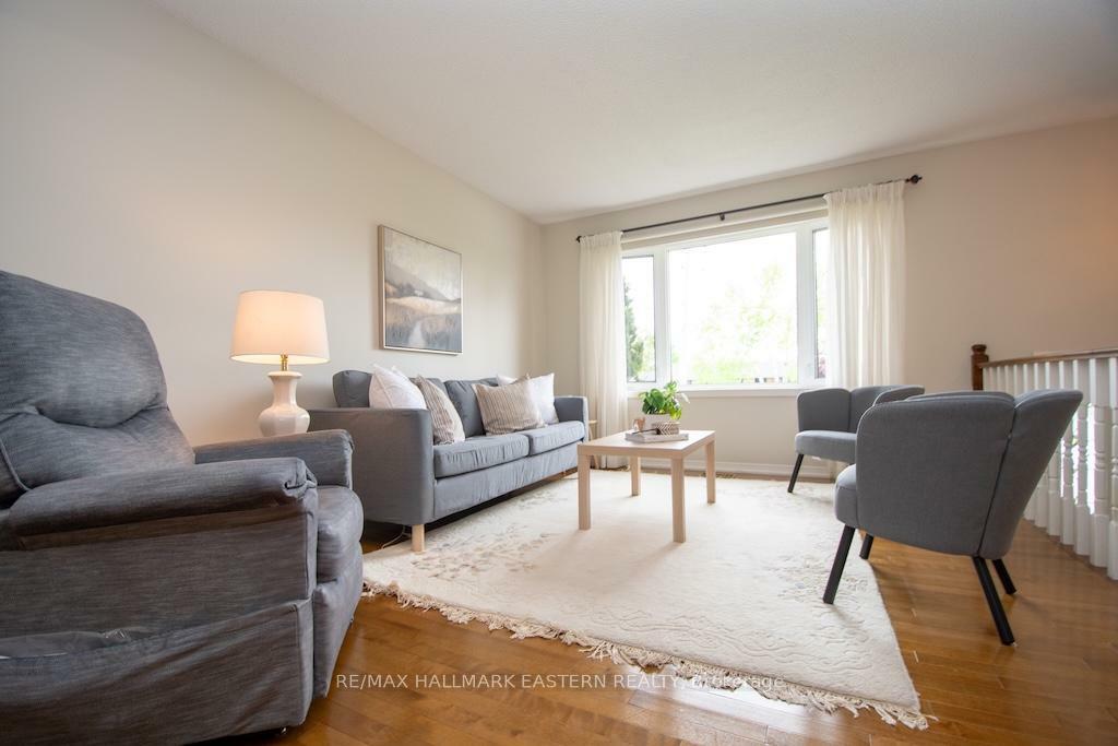 Property Photo: 33 Rolliston Street ON K0L 2H0