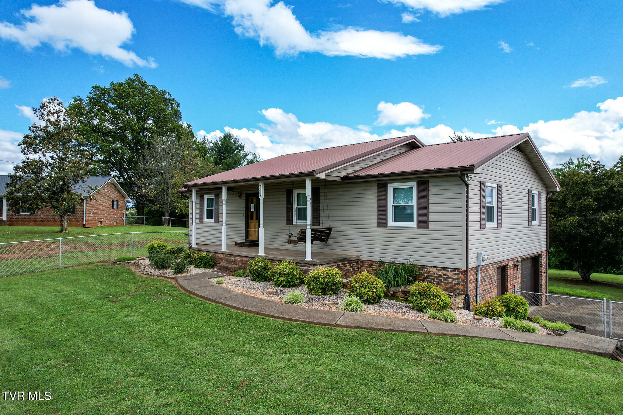 Property Photo: 460 W Hills Dr TN 37818