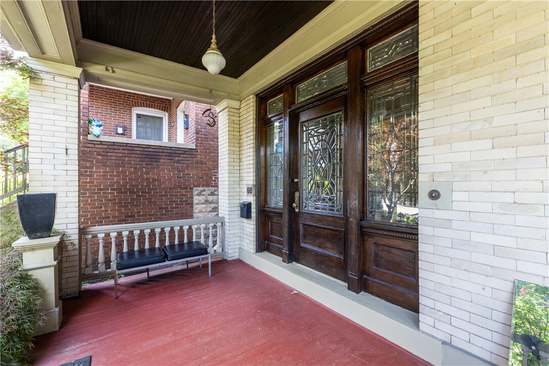 Property Photo: 618 Hastings St PA 15206