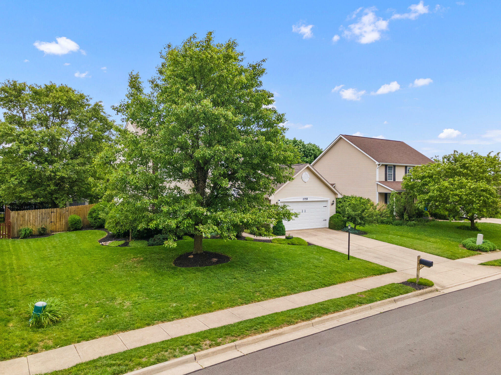 Property Photo: 2755 Huntington Dr Drive OH 45373