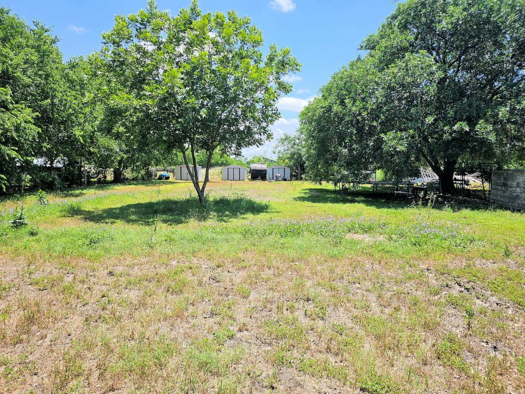 Property Photo: 105 Park South Drive TX 78640