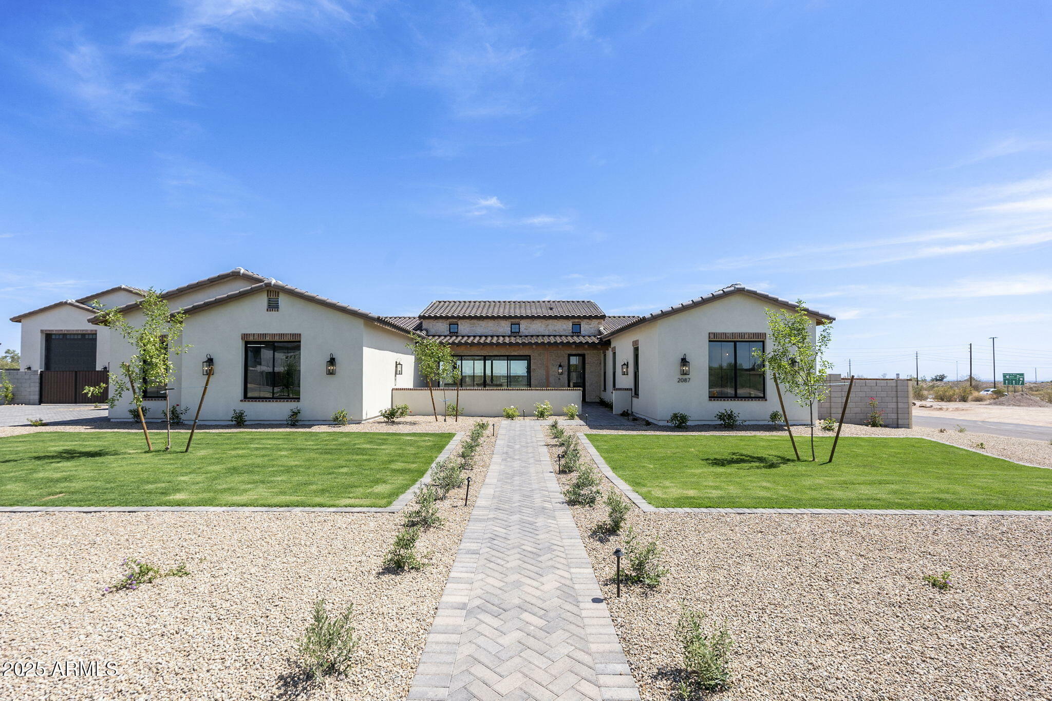 Property Photo:  2087 N 77th Place  AZ 85207 