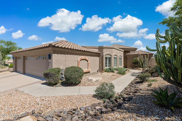 Property Photo: 6162 E Redmont Drive AZ 85215