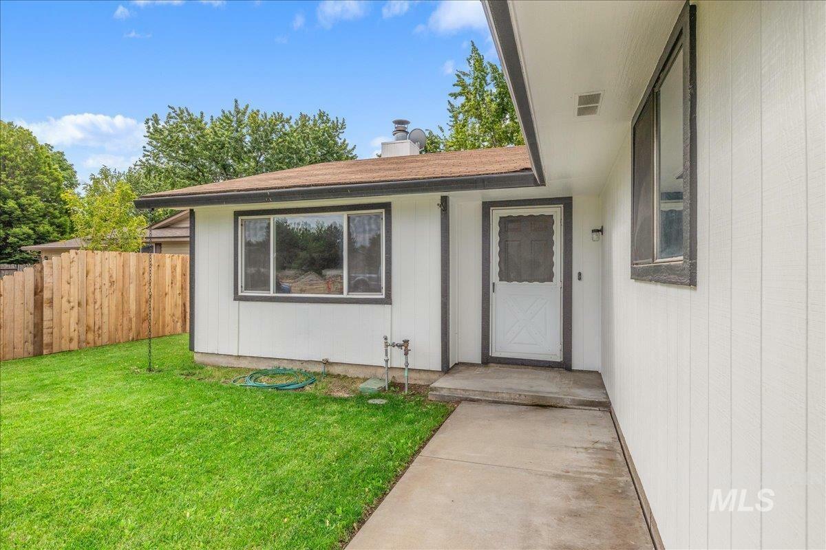 Property Photo:  2936 N Milwaukee St  ID 83704 
