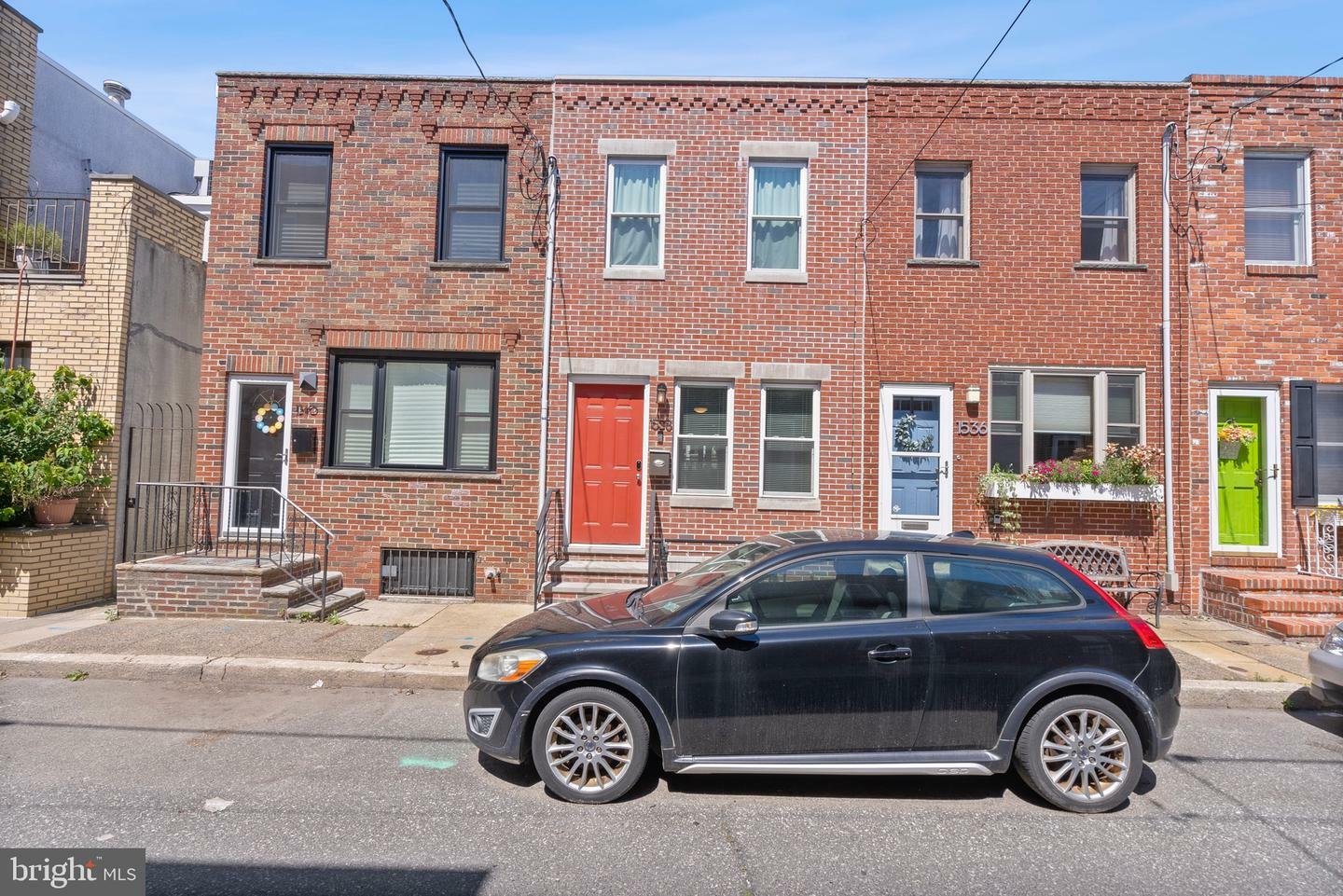 Property Photo: 1538 S Clarion Street PA 19147