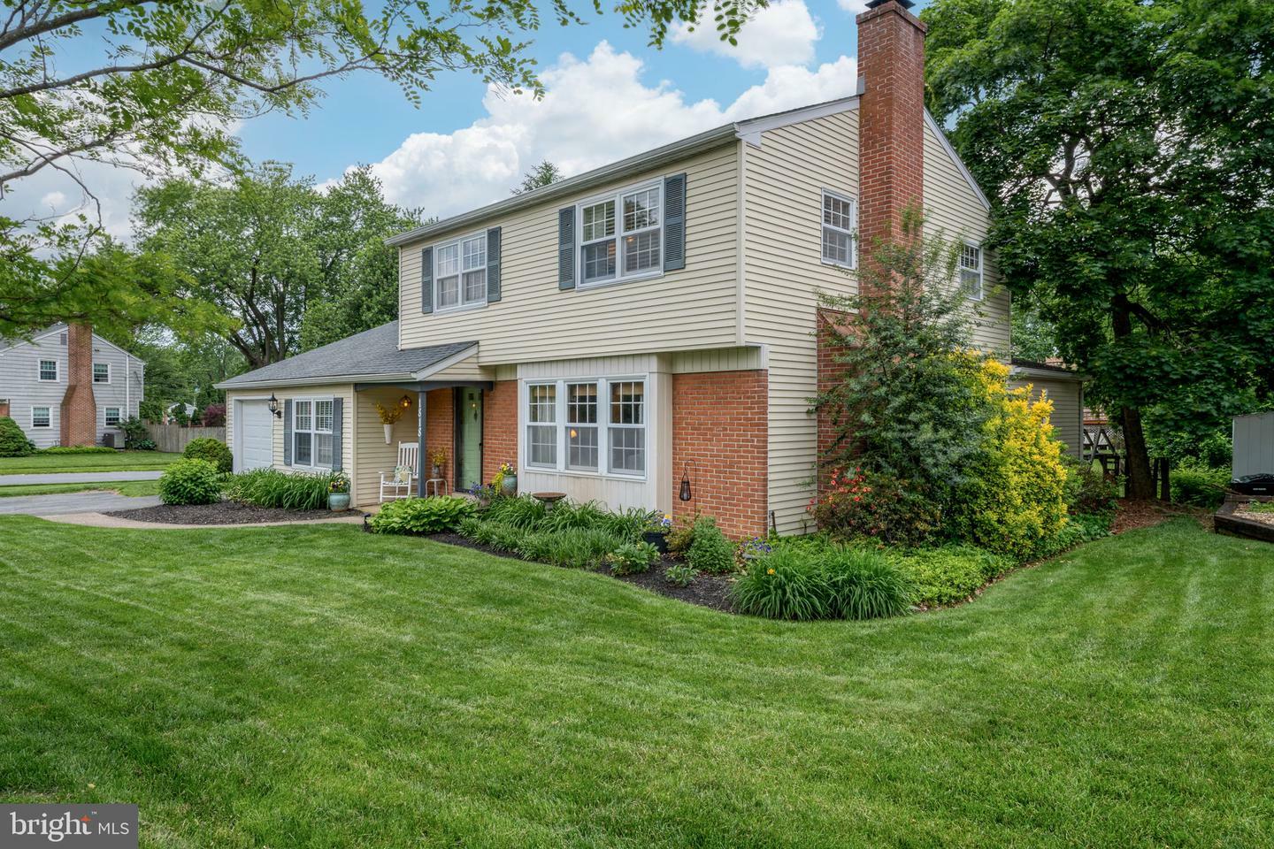 Property Photo: 1818 Longview Drive PA 17601