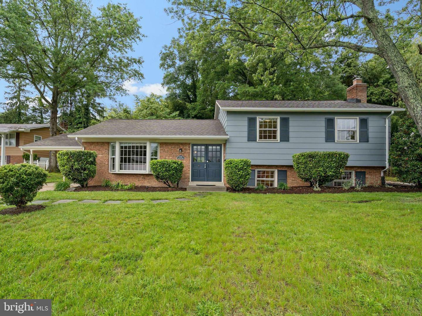 Property Photo: 6218 Thornwood Drive VA 22310