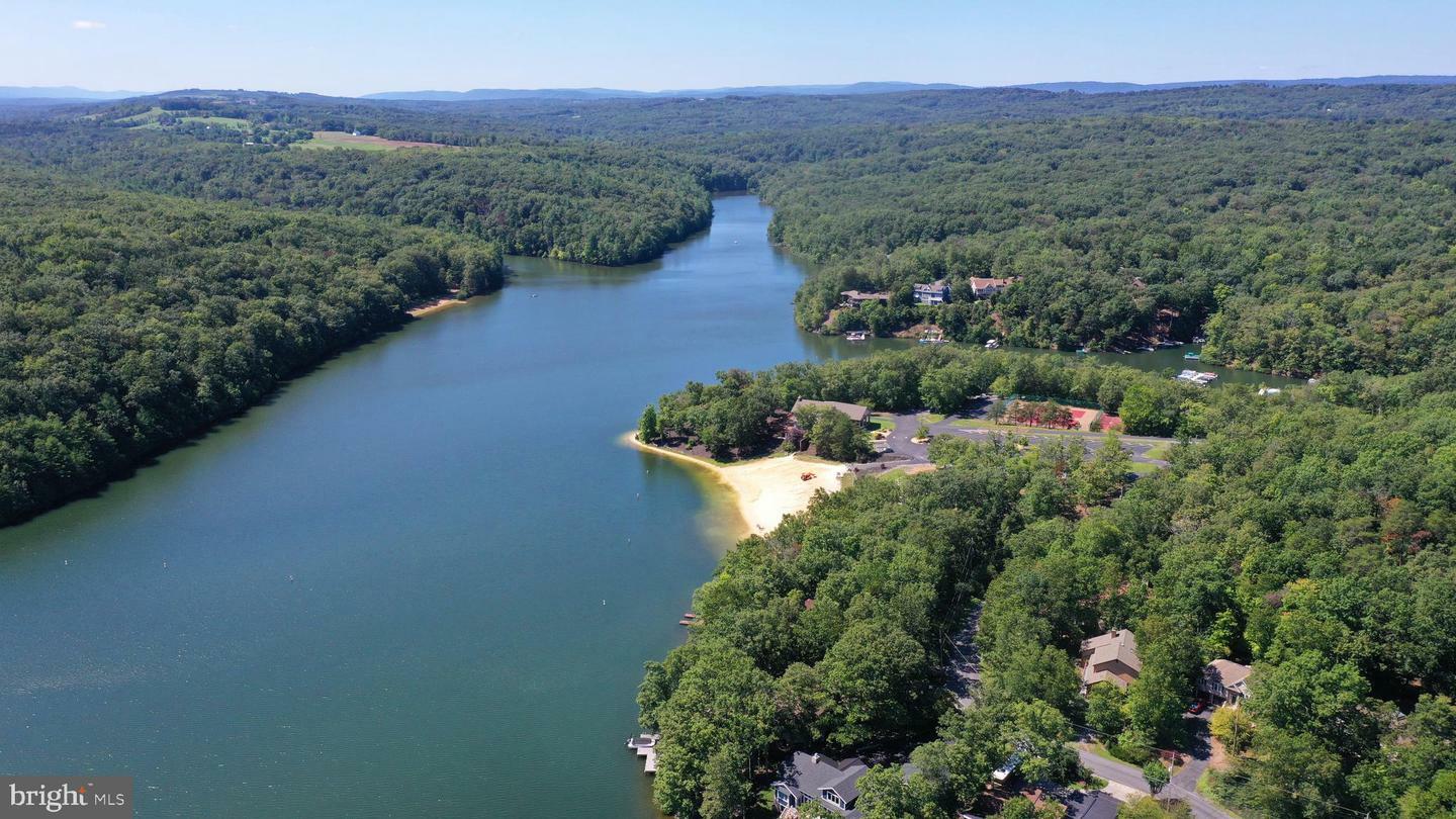 Property Photo: 906 South Lakeview Drive VA 22625