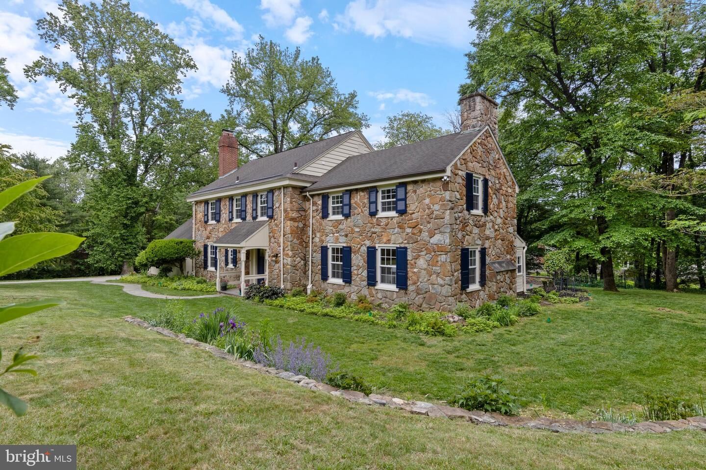 Property Photo: 1409 Beaumont Drive PA 19035
